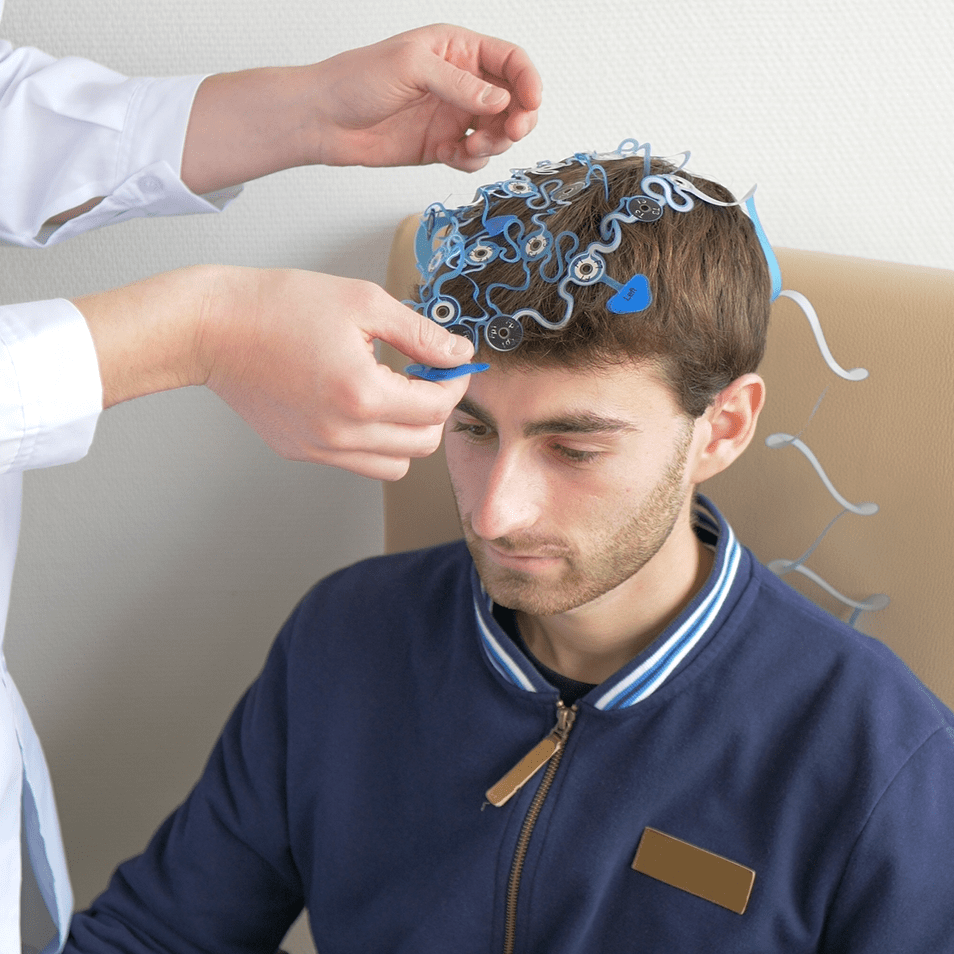 Installation of an EEG IceCap